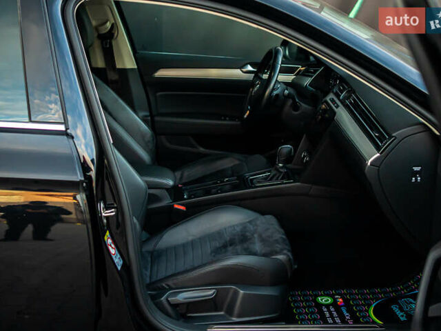 Черный Фольксваген Пассат, объемом двигателя 2 л и пробегом 215 тыс. км за 21700 $, фото 43 на Automoto.ua