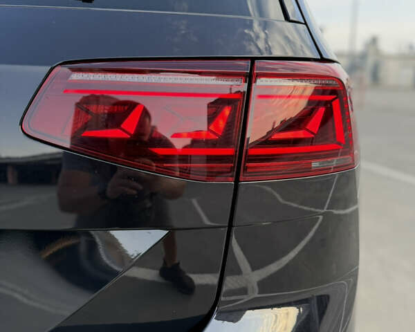 Черный Фольксваген Пассат, объемом двигателя 1.97 л и пробегом 129 тыс. км за 27000 $, фото 15 на Automoto.ua