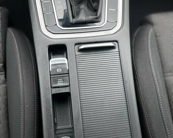 Черный Фольксваген Пассат, объемом двигателя 1.97 л и пробегом 281 тыс. км за 18099 $, фото 44 на Automoto.ua