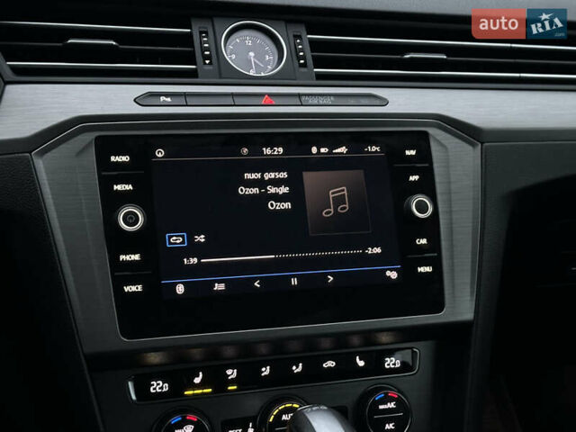 Чорний Фольксваген Пассат, об'ємом двигуна 1.97 л та пробігом 262 тис. км за 15700 $, фото 18 на Automoto.ua