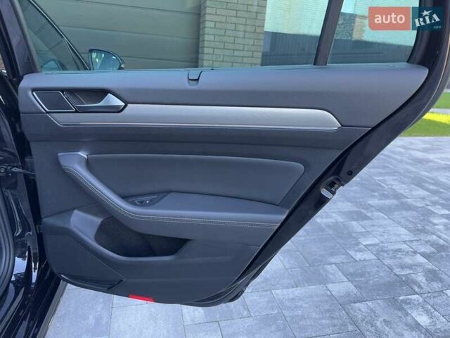 Черный Фольксваген Пассат, объемом двигателя 1.97 л и пробегом 200 тыс. км за 23300 $, фото 69 на Automoto.ua