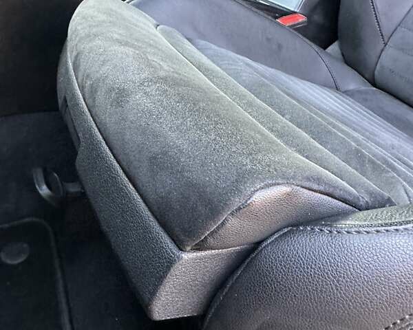 Черный Фольксваген Пассат, объемом двигателя 2 л и пробегом 186 тыс. км за 20499 $, фото 113 на Automoto.ua