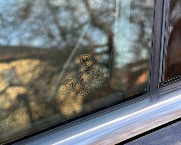 Черный Фольксваген Пассат, объемом двигателя 2 л и пробегом 186 тыс. км за 20499 $, фото 151 на Automoto.ua