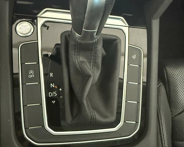 Черный Фольксваген Пассат, объемом двигателя 1.97 л и пробегом 187 тыс. км за 22350 $, фото 17 на Automoto.ua