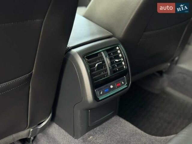 Чорний Фольксваген Пассат, об'ємом двигуна 1.97 л та пробігом 147 тис. км за 25999 $, фото 17 на Automoto.ua