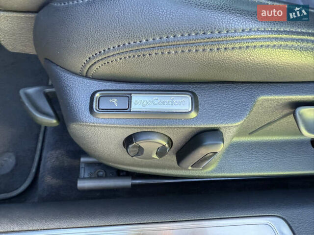 Чорний Фольксваген Пассат, об'ємом двигуна 2 л та пробігом 274 тис. км за 17650 $, фото 11 на Automoto.ua