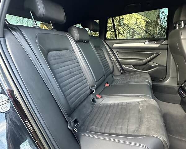 Черный Фольксваген Пассат, объемом двигателя 2 л и пробегом 186 тыс. км за 20499 $, фото 142 на Automoto.ua