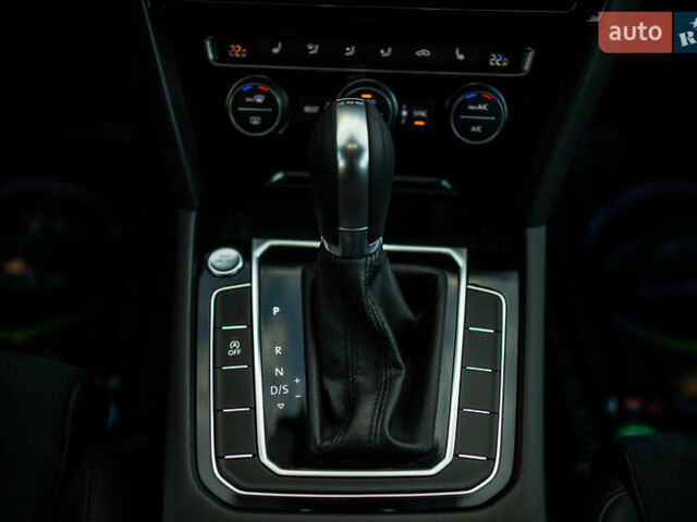 Черный Фольксваген Пассат, объемом двигателя 2 л и пробегом 215 тыс. км за 21700 $, фото 70 на Automoto.ua