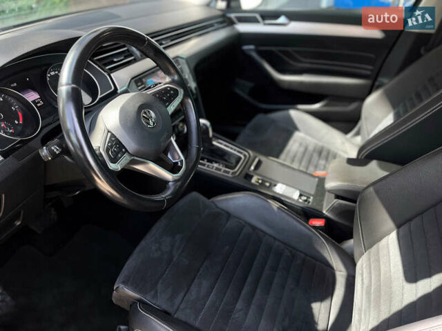 Черный Фольксваген Пассат, объемом двигателя 2 л и пробегом 188 тыс. км за 21998 $, фото 12 на Automoto.ua