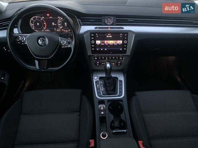 Чорний Фольксваген Пассат, об'ємом двигуна 2 л та пробігом 220 тис. км за 17700 $, фото 26 на Automoto.ua