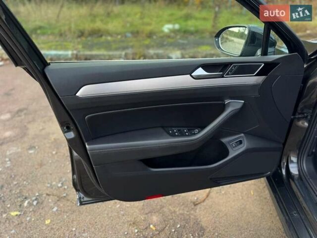 Чорний Фольксваген Пассат, об'ємом двигуна 1.97 л та пробігом 147 тис. км за 25999 $, фото 32 на Automoto.ua