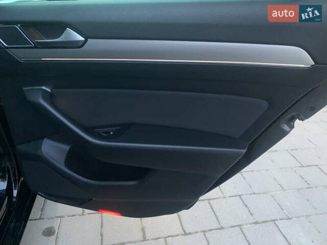 Чорний Фольксваген Пассат, об'ємом двигуна 2 л та пробігом 220 тис. км за 17700 $, фото 15 на Automoto.ua