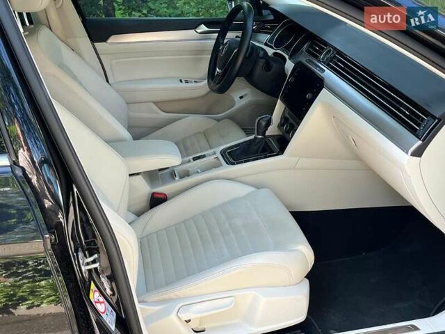 Чорний Фольксваген Пассат, об'ємом двигуна 2 л та пробігом 107 тис. км за 27440 $, фото 34 на Automoto.ua