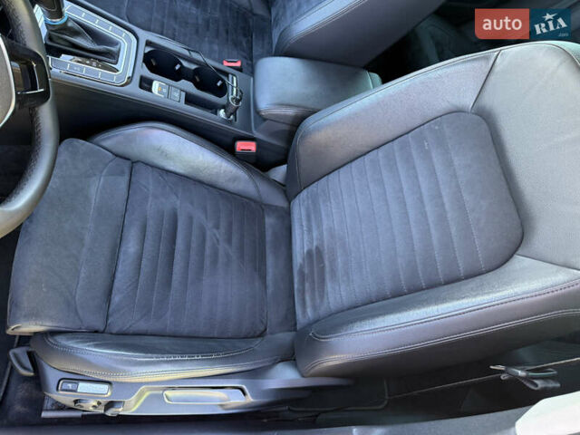 Чорний Фольксваген Пассат, об'ємом двигуна 2 л та пробігом 274 тис. км за 17650 $, фото 12 на Automoto.ua