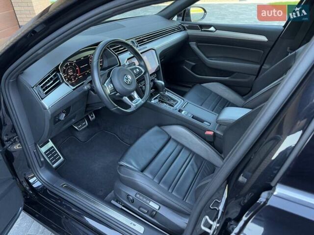 Черный Фольксваген Пассат, объемом двигателя 1.97 л и пробегом 200 тыс. км за 23300 $, фото 1 на Automoto.ua