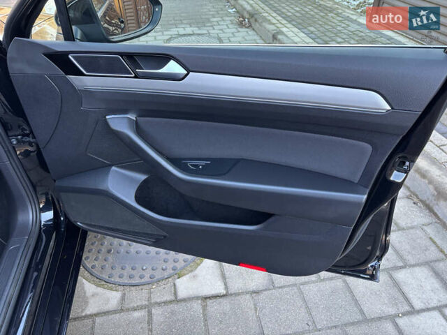 Чорний Фольксваген Пассат, об'ємом двигуна 2 л та пробігом 220 тис. км за 17300 $, фото 17 на Automoto.ua