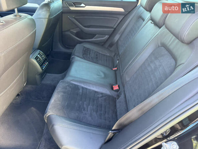 Чорний Фольксваген Пассат, об'ємом двигуна 2 л та пробігом 274 тис. км за 17650 $, фото 17 на Automoto.ua