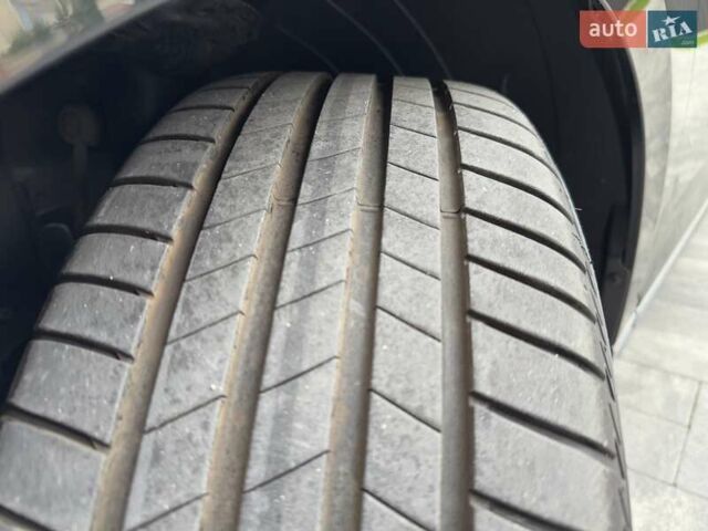 Черный Фольксваген Пассат, объемом двигателя 1.97 л и пробегом 200 тыс. км за 23300 $, фото 82 на Automoto.ua