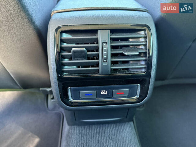 Чорний Фольксваген Пассат, об'ємом двигуна 2 л та пробігом 274 тис. км за 17650 $, фото 18 на Automoto.ua