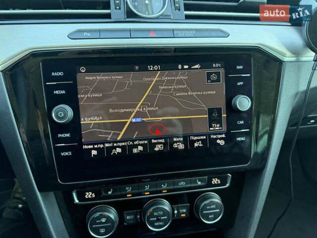 Чорний Фольксваген Пассат, об'ємом двигуна 2 л та пробігом 274 тис. км за 17650 $, фото 33 на Automoto.ua