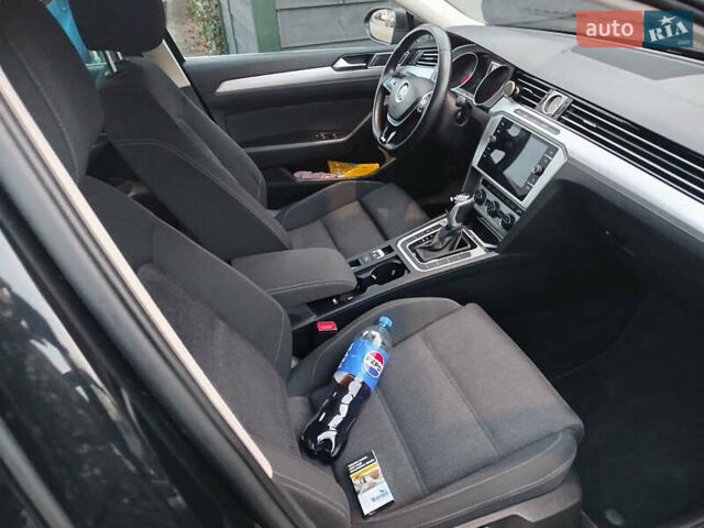 Чорний Фольксваген Пассат, об'ємом двигуна 1.98 л та пробігом 260 тис. км за 17700 $, фото 16 на Automoto.ua