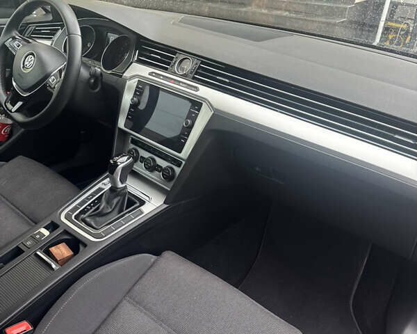 Черный Фольксваген Пассат, объемом двигателя 2 л и пробегом 250 тыс. км за 17400 $, фото 23 на Automoto.ua