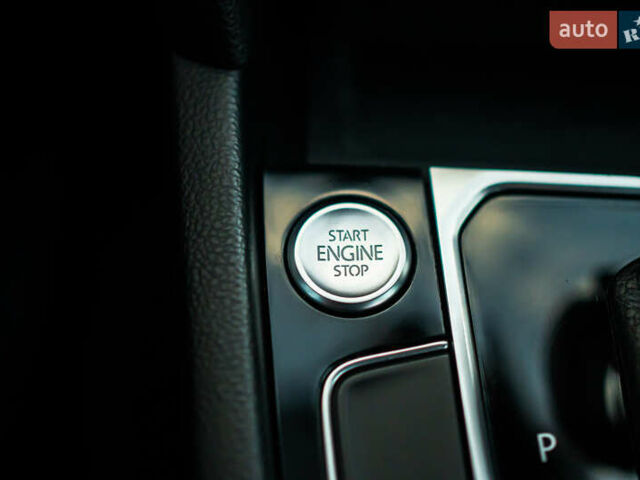 Черный Фольксваген Пассат, объемом двигателя 2 л и пробегом 215 тыс. км за 21700 $, фото 78 на Automoto.ua