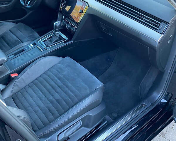 Черный Фольксваген Пассат, объемом двигателя 2 л и пробегом 235 тыс. км за 19771 $, фото 12 на Automoto.ua