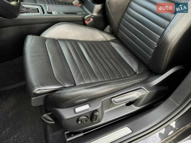 Чорний Фольксваген Пассат, об'ємом двигуна 1.97 л та пробігом 147 тис. км за 25999 $, фото 31 на Automoto.ua