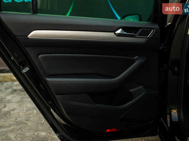 Черный Фольксваген Пассат, объемом двигателя 2 л и пробегом 215 тыс. км за 21700 $, фото 56 на Automoto.ua