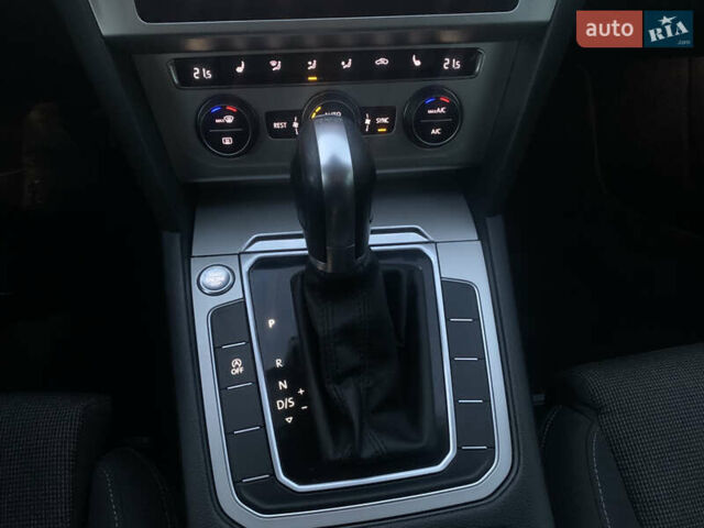 Чорний Фольксваген Пассат, об'ємом двигуна 2 л та пробігом 220 тис. км за 17700 $, фото 27 на Automoto.ua