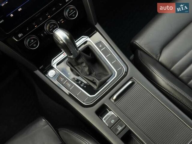 Чорний Фольксваген Пассат, об'ємом двигуна 1.97 л та пробігом 147 тис. км за 25999 $, фото 21 на Automoto.ua