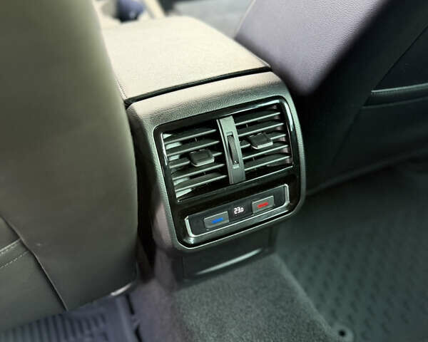 Черный Фольксваген Пассат, объемом двигателя 1.97 л и пробегом 129 тыс. км за 27000 $, фото 29 на Automoto.ua