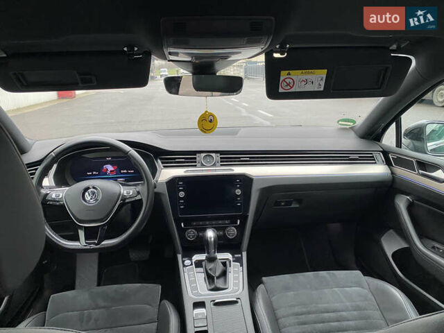 Черный Фольксваген Пассат, объемом двигателя 2 л и пробегом 253 тыс. км за 20888 $, фото 17 на Automoto.ua