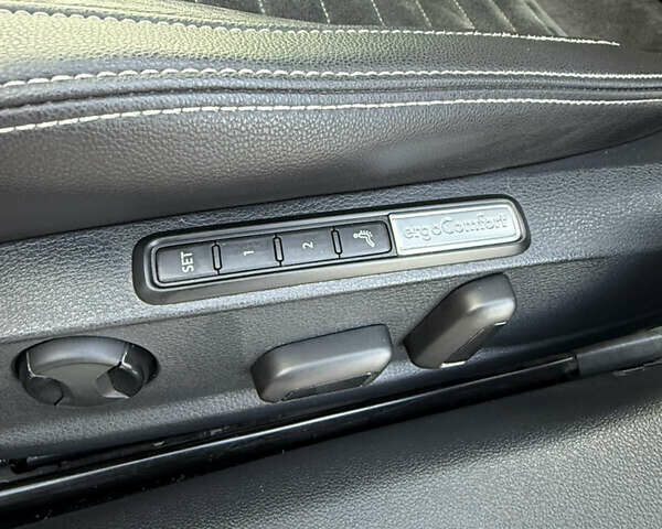 Черный Фольксваген Пассат, объемом двигателя 1.97 л и пробегом 129 тыс. км за 27000 $, фото 21 на Automoto.ua