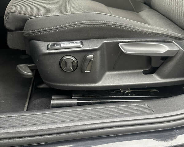 Черный Фольксваген Пассат, объемом двигателя 2 л и пробегом 250 тыс. км за 17400 $, фото 24 на Automoto.ua