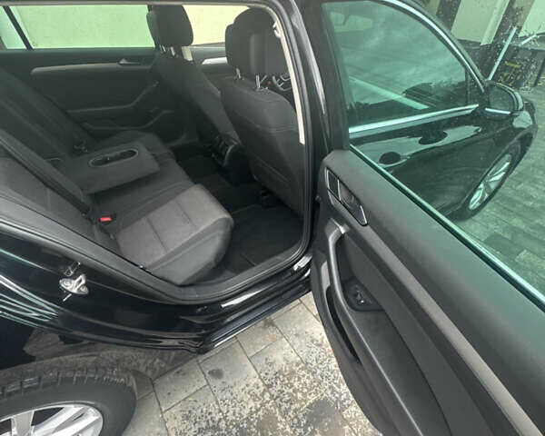 Черный Фольксваген Пассат, объемом двигателя 2 л и пробегом 250 тыс. км за 17400 $, фото 37 на Automoto.ua