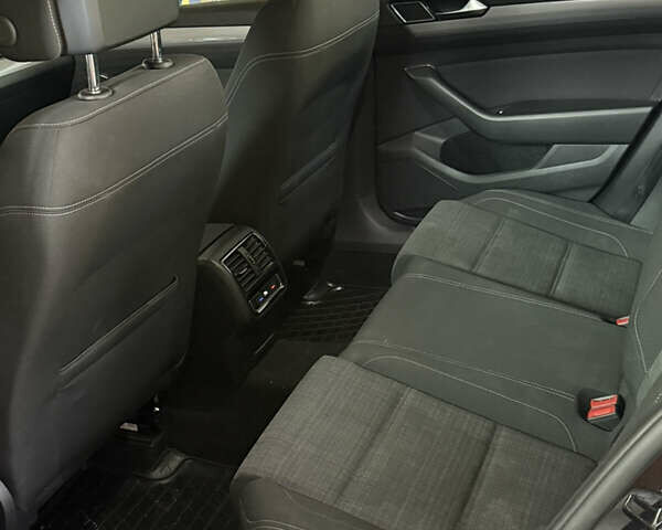 Черный Фольксваген Пассат, объемом двигателя 0 л и пробегом 210 тыс. км за 14500 $, фото 15 на Automoto.ua