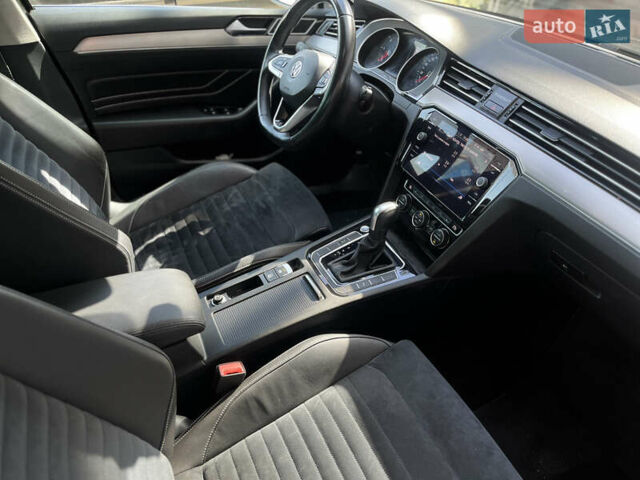 Черный Фольксваген Пассат, объемом двигателя 2 л и пробегом 188 тыс. км за 21998 $, фото 23 на Automoto.ua