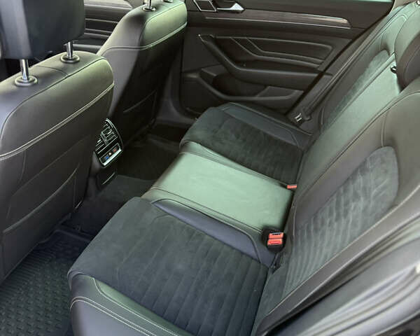 Черный Фольксваген Пассат, объемом двигателя 1.97 л и пробегом 129 тыс. км за 27000 $, фото 20 на Automoto.ua