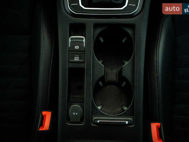 Черный Фольксваген Пассат, объемом двигателя 2 л и пробегом 215 тыс. км за 21700 $, фото 69 на Automoto.ua