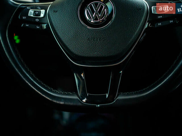 Черный Фольксваген Пассат, объемом двигателя 2 л и пробегом 215 тыс. км за 21700 $, фото 74 на Automoto.ua