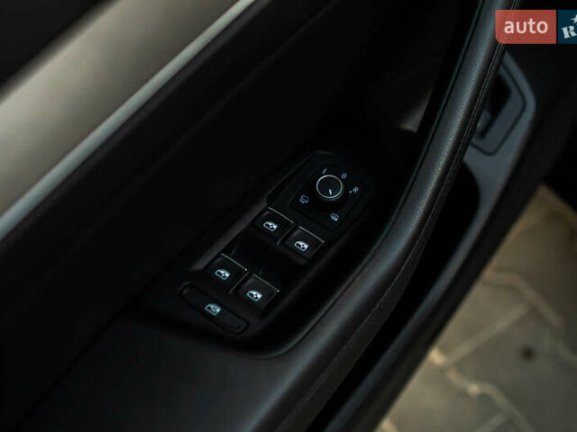 Черный Фольксваген Пассат, объемом двигателя 2 л и пробегом 215 тыс. км за 21700 $, фото 54 на Automoto.ua