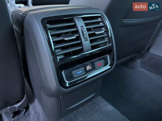 Черный Фольксваген Пассат, объемом двигателя 1.97 л и пробегом 200 тыс. км за 23300 $, фото 66 на Automoto.ua