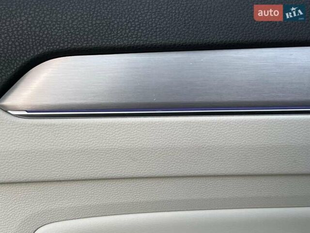 Чорний Фольксваген Пассат, об'ємом двигуна 2 л та пробігом 107 тис. км за 27440 $, фото 20 на Automoto.ua