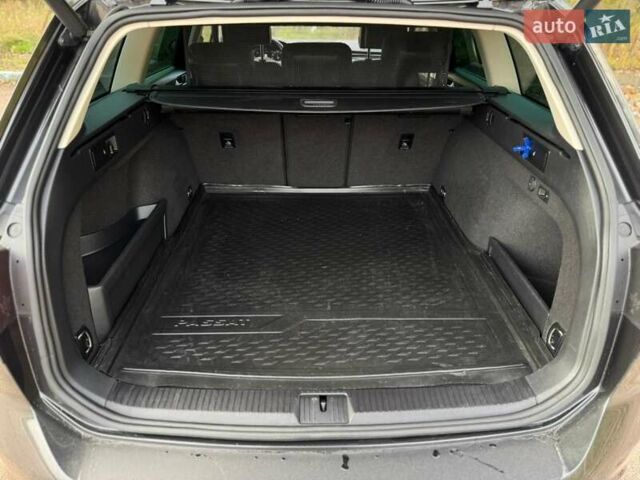 Чорний Фольксваген Пассат, об'ємом двигуна 1.97 л та пробігом 147 тис. км за 25999 $, фото 16 на Automoto.ua