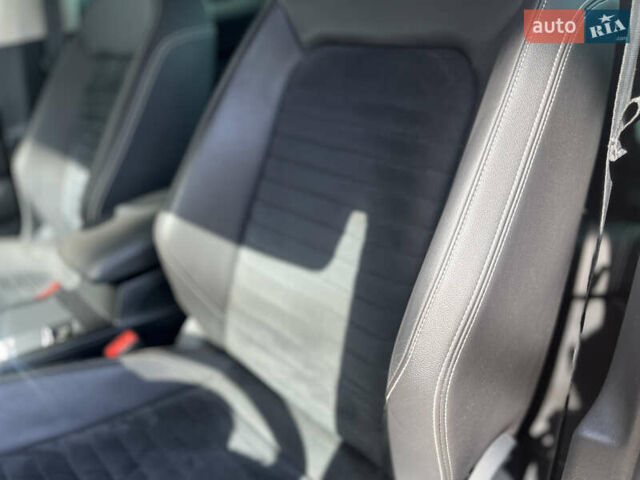 Черный Фольксваген Пассат, объемом двигателя 2 л и пробегом 188 тыс. км за 21998 $, фото 14 на Automoto.ua