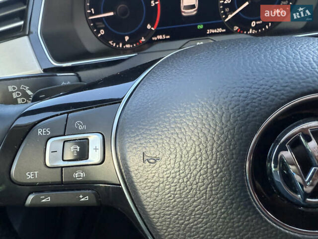 Чорний Фольксваген Пассат, об'ємом двигуна 2 л та пробігом 274 тис. км за 17650 $, фото 29 на Automoto.ua