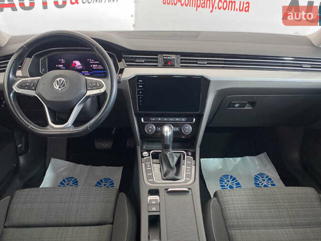 Черный Фольксваген Пассат, объемом двигателя 1.97 л и пробегом 184 тыс. км за 22950 $, фото 17 на Automoto.ua