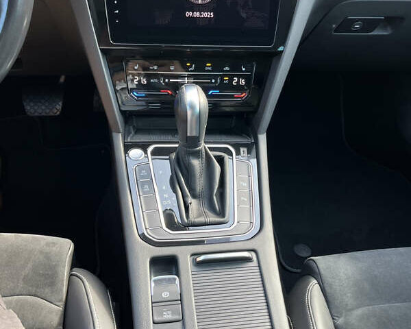 Черный Фольксваген Пассат, объемом двигателя 1.97 л и пробегом 145 тыс. км за 26300 $, фото 22 на Automoto.ua